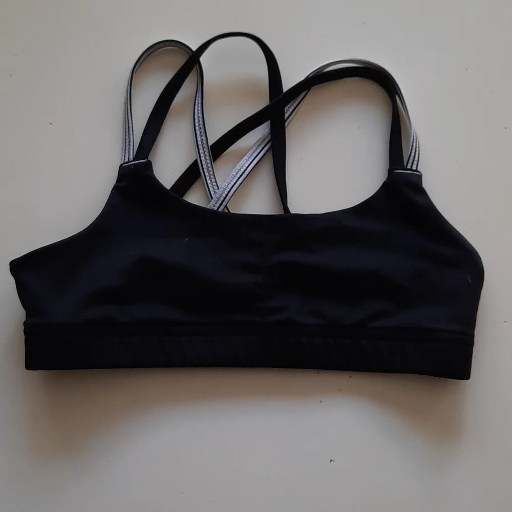 Champion medium 8 10 black white sports bra